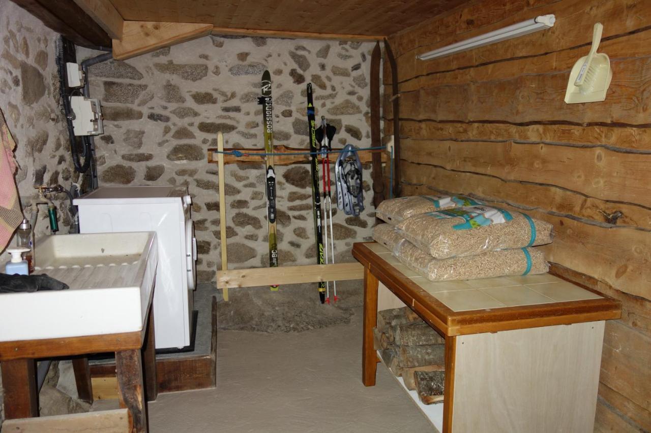 Le Mas Balmat Ayguatebia Buitenkant foto